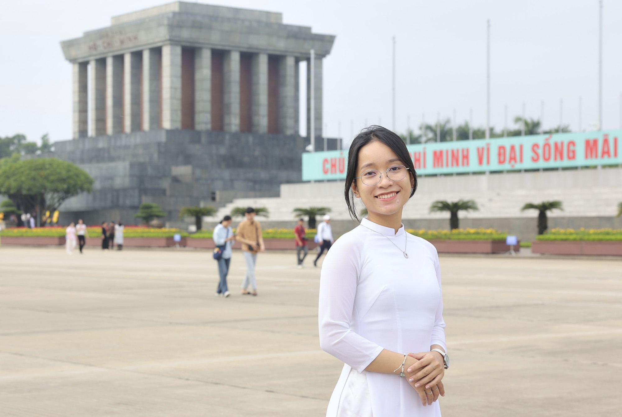 Điểm mặt loạt "con g&aacute;i nh&agrave; người ta" đến phụ huynh cũng m&ecirc;: Người l&agrave; thủ khoa, người theo đuổi giấc mơ khoa học- Ảnh 1.