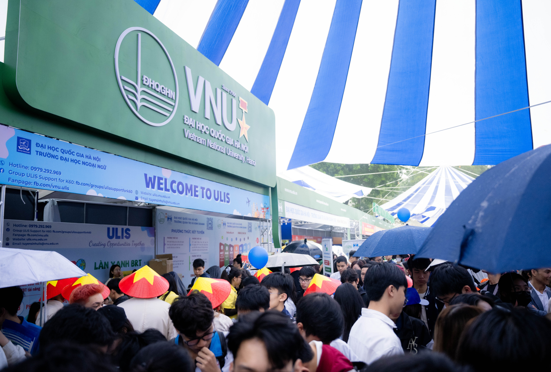 "Si&ecirc;u Chủ nhật" tư vấn tuyển sinh 2026 tại Đại học B&aacute;ch khoa H&agrave; Nội: Hơn 320 gian trại, học sinh đội mưa đến t&igrave;m hiểu ng&agrave;nh học- Ảnh 15.