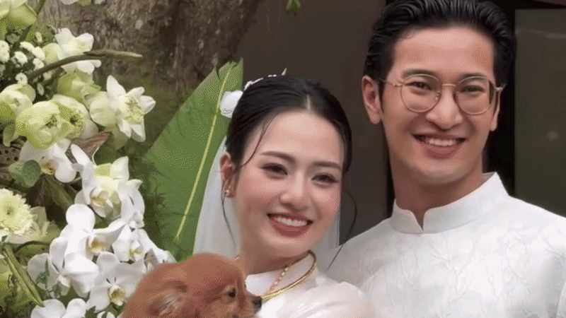 Cặp diễn vi&ecirc;n Việt b&iacute; mật tổ chức đ&aacute;m hỏi, k&egrave; k&egrave; b&ecirc;n nhau kh&ocirc;ng rời- Ảnh 1.