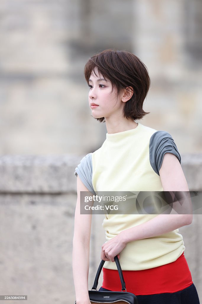 Bạch nguyệt quang Cbiz nỗ lực tại fashion week: Style thay đổi nhưng th&acirc;n h&igrave;nh lại th&agrave;nh t&acirc;m điểm tranh c&atilde;i- Ảnh 6.