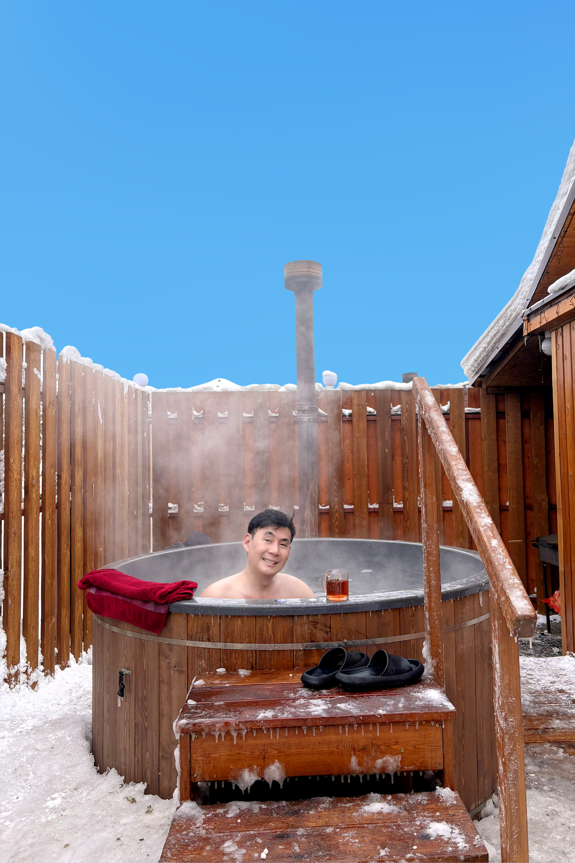 Chuyến du lịch đầy bất ổn của nam ca sĩ sở hữu nh&agrave; hơn 2.000 c&acirc;y v&agrave;ng, cầu nguyện xin về nước an to&agrave;n- Ảnh 4.