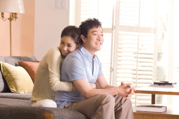 Cảnh tượng hỗn loạn b&oacute;c trần vỏ bọc h&ocirc;n nh&acirc;n của cặp đ&ocirc;i đẹp h&agrave;ng đầu showbiz- Ảnh 3.