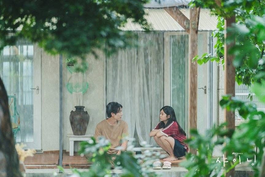 M&agrave;n ảnh H&agrave;n mới c&oacute; 1 tuyệt phẩm ng&ocirc;n t&igrave;nh ngọt lịm tim: Cặp ch&iacute;nh chemistry ngập trời, hơi thở thanh xu&acirc;n s&aacute;ng bừng khung h&igrave;nh- Ảnh 3.