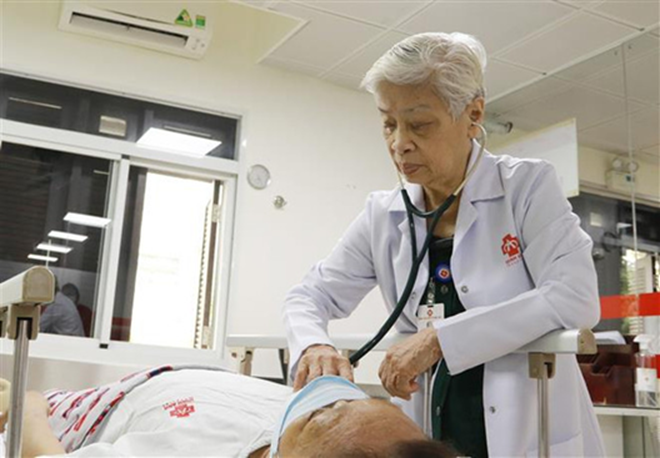 Những &ldquo;b&oacute;ng hồng blouse trắng&rdquo; đứng sau h&agrave;ng ngh&igrave;n ca cứu sống bệnh nh&acirc;n, đưa y học Việt Nam l&ecirc;n tầm cao mới- Ảnh 3.