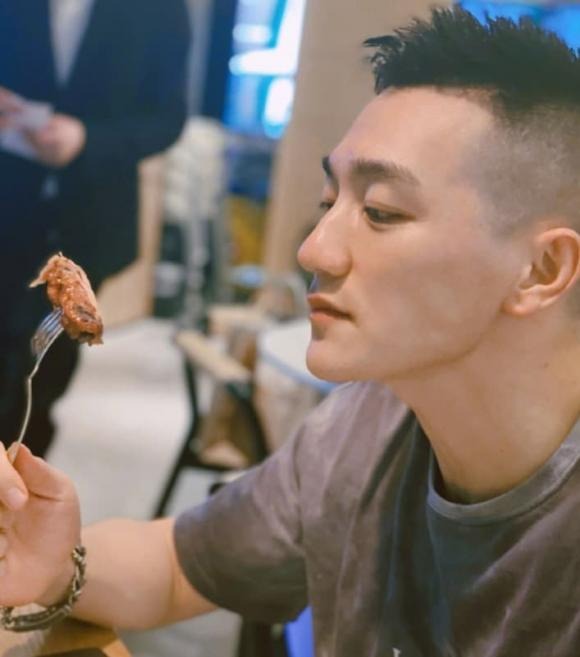 Minh tinh - sĩ quan đặc c&ocirc;ng n&ecirc;n duy&ecirc;n nhờ show nhập ngũ: 