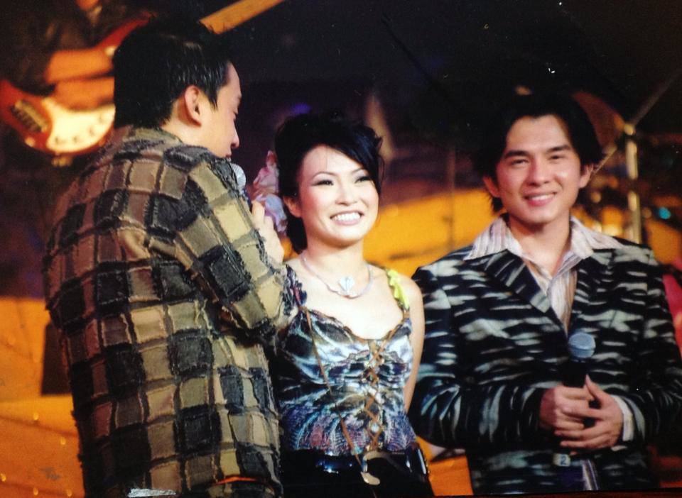 Việt Nam c&oacute; ca sĩ nhận c&aacute;t-x&ecirc; 200 lượng v&agrave;ng, l&agrave; người đầu ti&ecirc;n tổ chức concert ở s&acirc;n vận động- Ảnh 3.