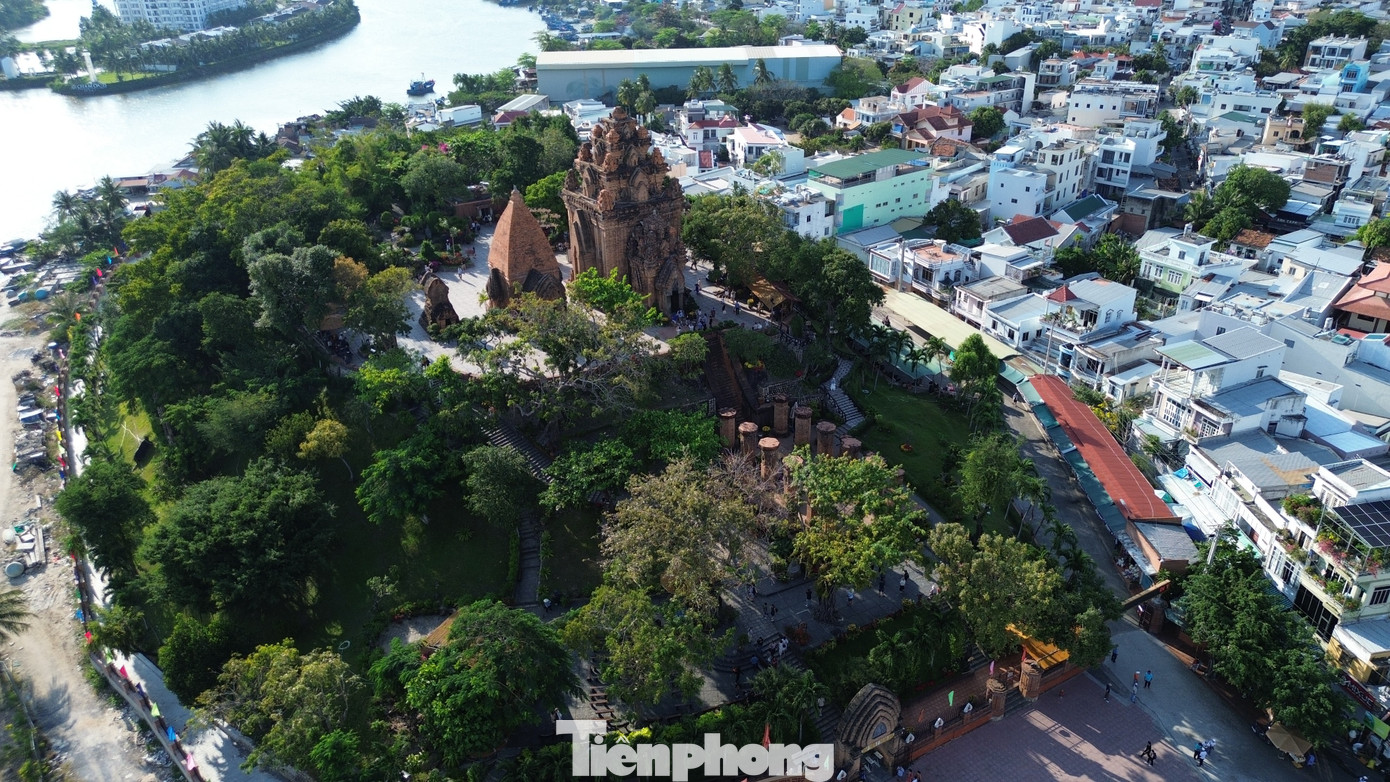 Th&aacute;p B&agrave; Ponagar - dấu ấn ngh&igrave;n năm văn h&oacute;a Chăm giữa l&ograve;ng Nha Trang- Ảnh 8.