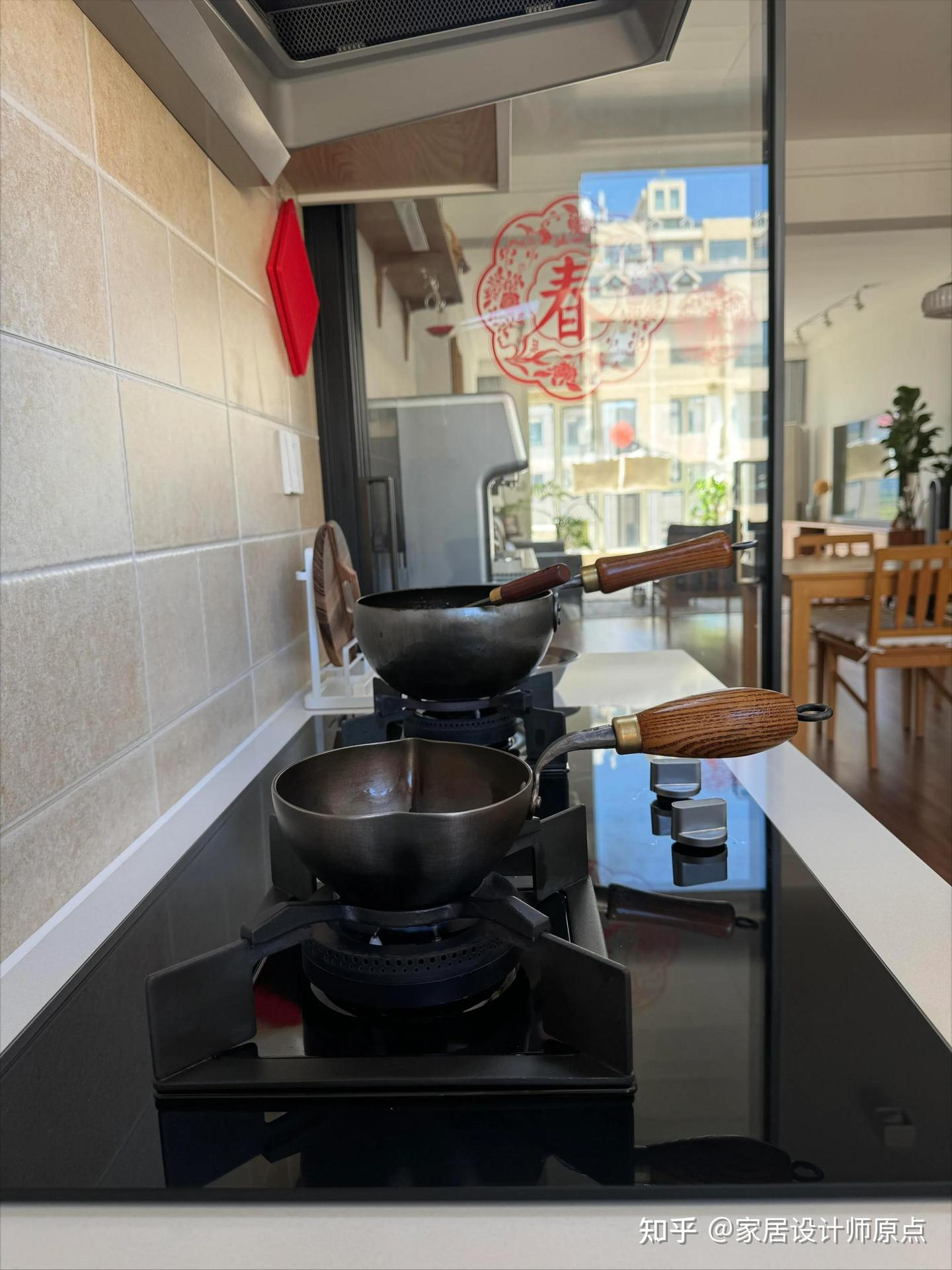 Sau khi tận mắt nh&igrave;n căn nh&agrave; của một phụ nữ 50 tuổi, t&ocirc;i mới hiểu: Nh&agrave; sạch ch&iacute;nh l&agrave; phong thủy tốt nhất - ri&ecirc;ng căn bếp của b&agrave; khiến h&agrave;ng ngh&igrave;n người học theo- Ảnh 5.