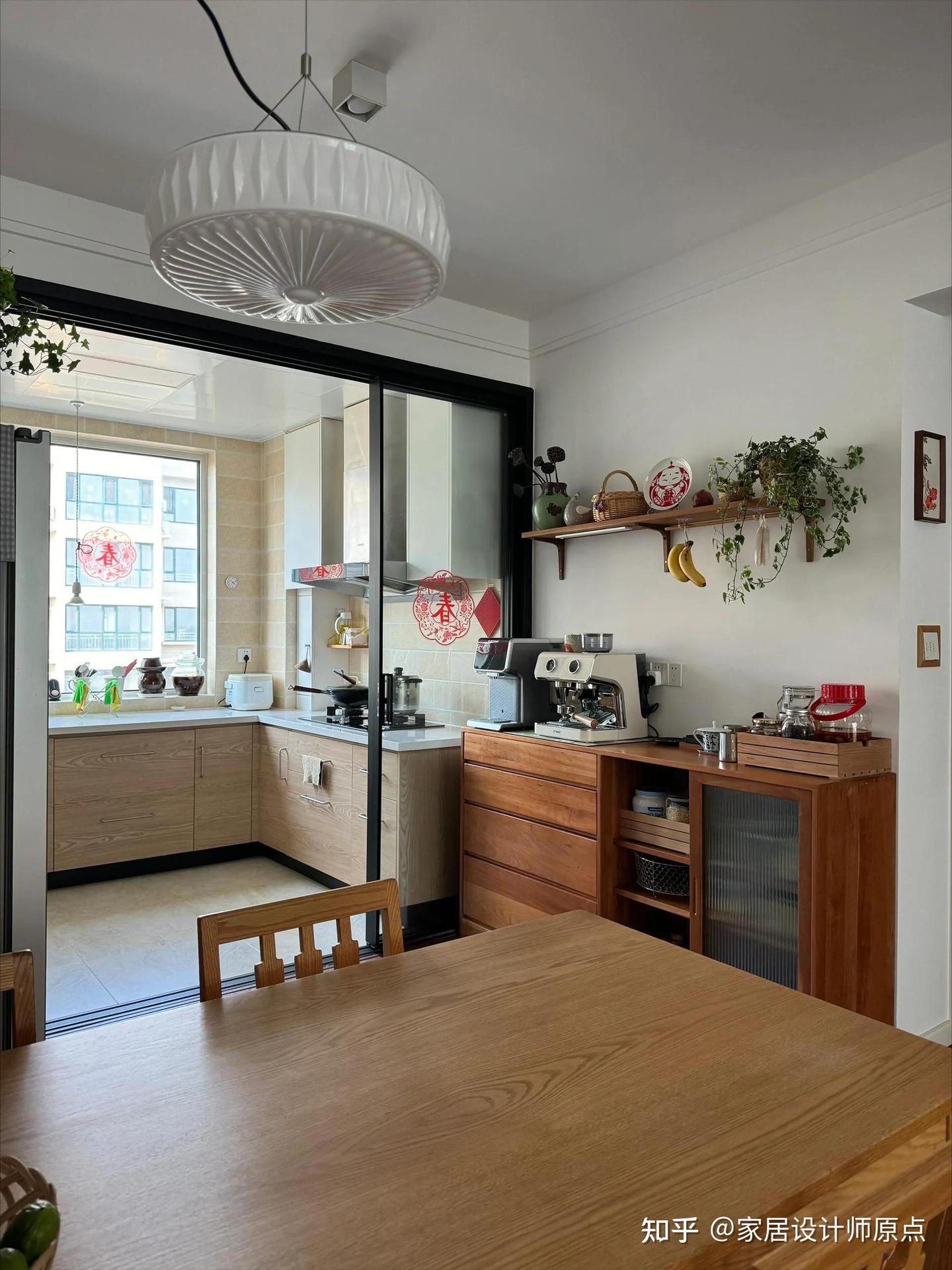 Sau khi tận mắt nh&igrave;n căn nh&agrave; của một phụ nữ 50 tuổi, t&ocirc;i mới hiểu: Nh&agrave; sạch ch&iacute;nh l&agrave; phong thủy tốt nhất - ri&ecirc;ng căn bếp của b&agrave; khiến h&agrave;ng ngh&igrave;n người học theo- Ảnh 11.