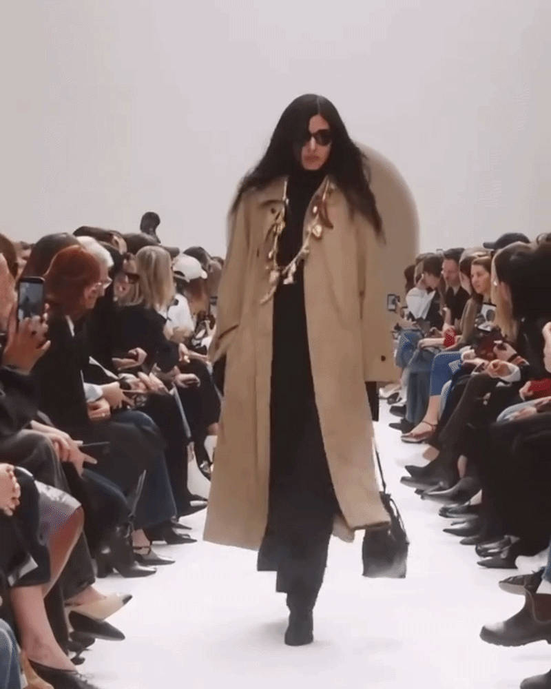 Đ&atilde; c&oacute; mẫu Việt đầu ti&ecirc;n tr&igrave;nh diễn cho Celine tại Paris Fashion Week, xứng danh 2 từ "chiến thần"- Ảnh 1.