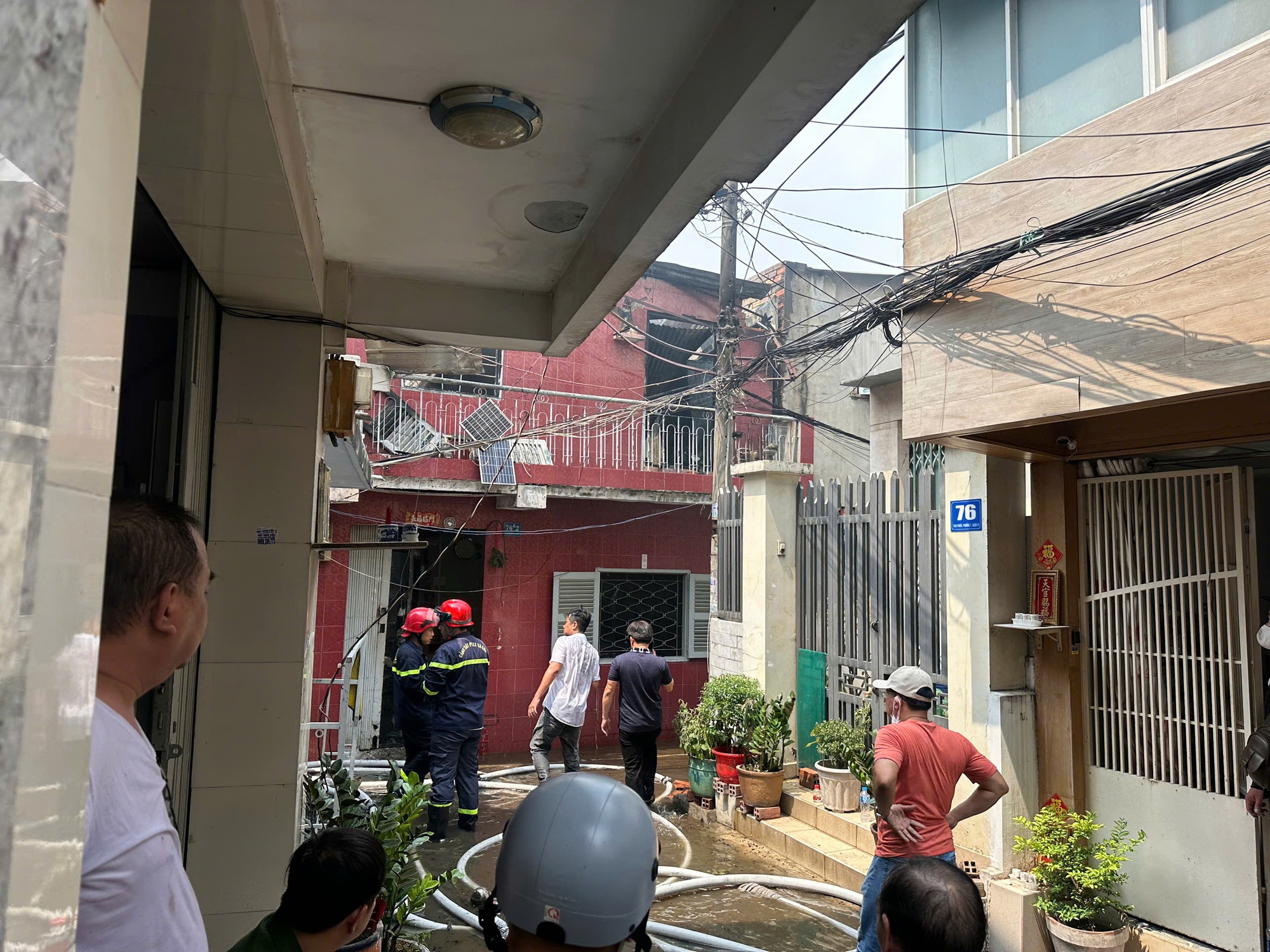 Ch&aacute;y lớn nh&agrave; d&acirc;n ở phường Minh Phụng, TPHCM- Ảnh 3.