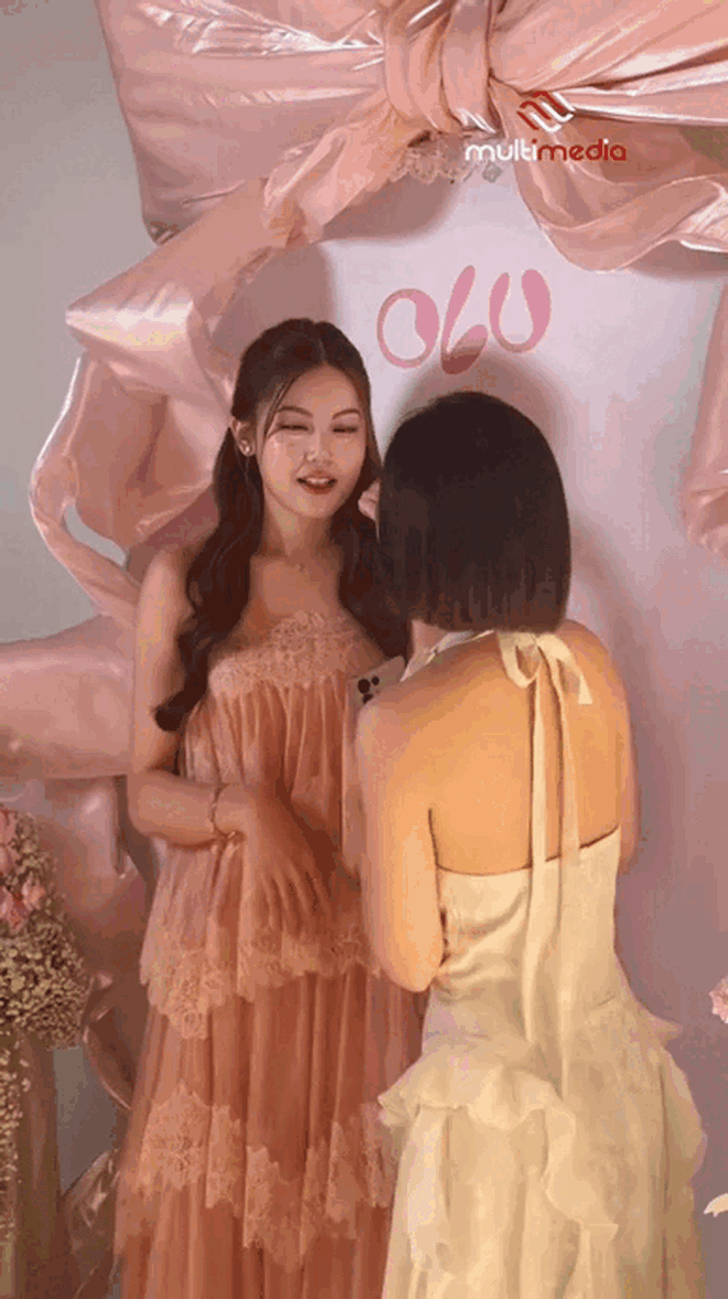 Mỹ nữ đi gi&agrave;y bệt khiến cả c&otilde;i mạng ồn &agrave;o: Bạn g&aacute;i "đỉnh lưu Vbiz", từ nhan sắc đến style đều 0 điểm ch&ecirc;- Ảnh 2.