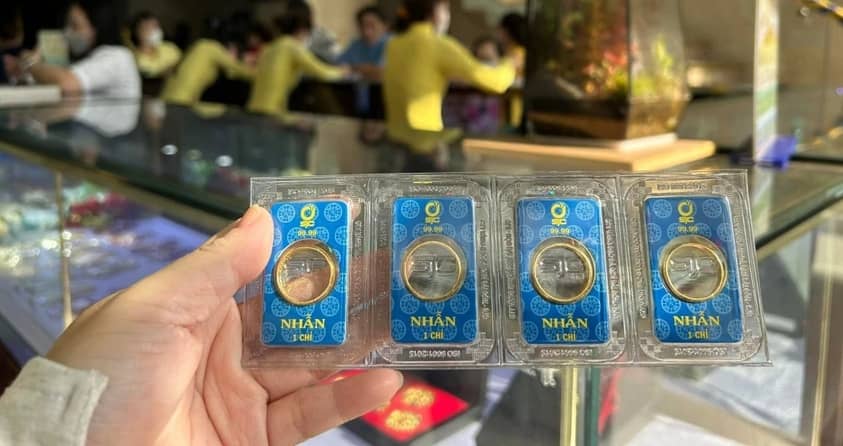 Nỗi đau của người mua v&agrave;ng ở &ldquo;đỉnh gi&aacute;&rdquo; hơn 190 triệu đồng/lượng- Ảnh 1.