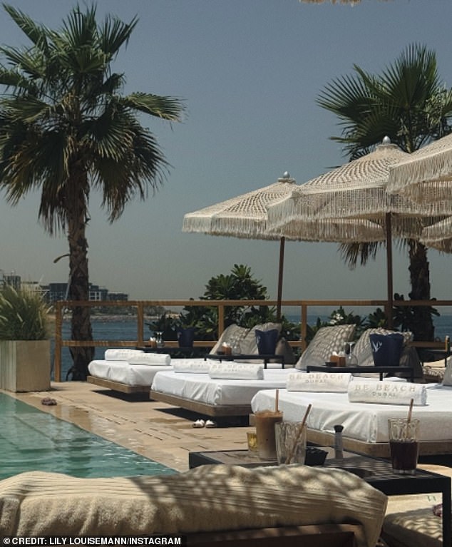 KOL khốn khổ v&igrave; mắc kẹt ở Dubai: Gi&aacute; v&eacute; m&aacute;y bay đ&atilde; l&ecirc;n tới h&agrave;ng trăm triệu đồng- Ảnh 2.