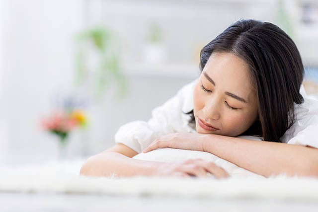 Kh&ocirc;ng phải thiếu ngủ, phụ nữ thấy da xấu sau 40 tuổi c&oacute; thể do thiếu v&agrave;i dưỡng chất quan trọng- Ảnh 1.