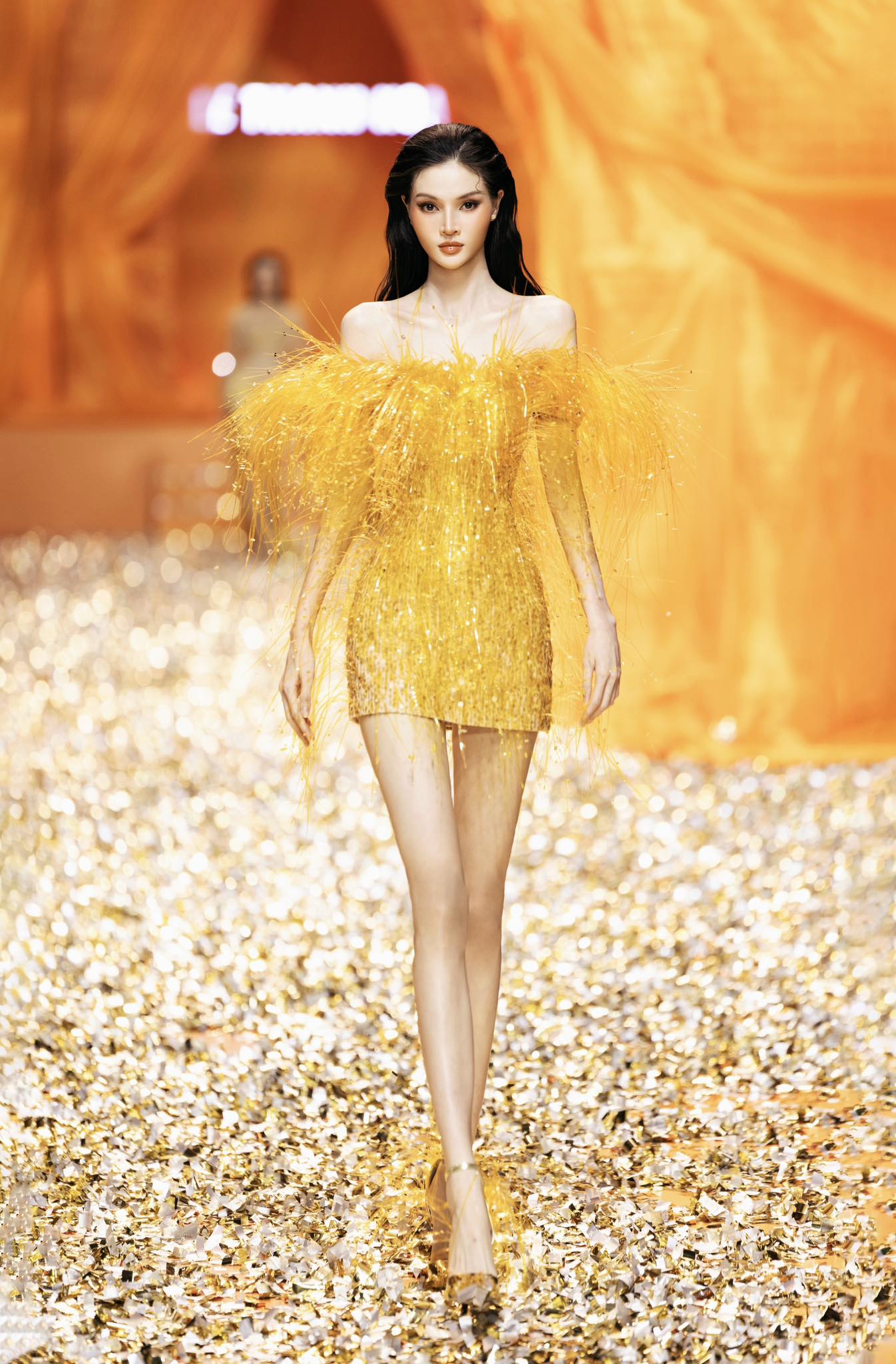 Vbiz c&oacute; mỹ nh&acirc;n bị nhầm l&agrave; AI, mặt đẹp như b&uacute;p b&ecirc; nhưng body 