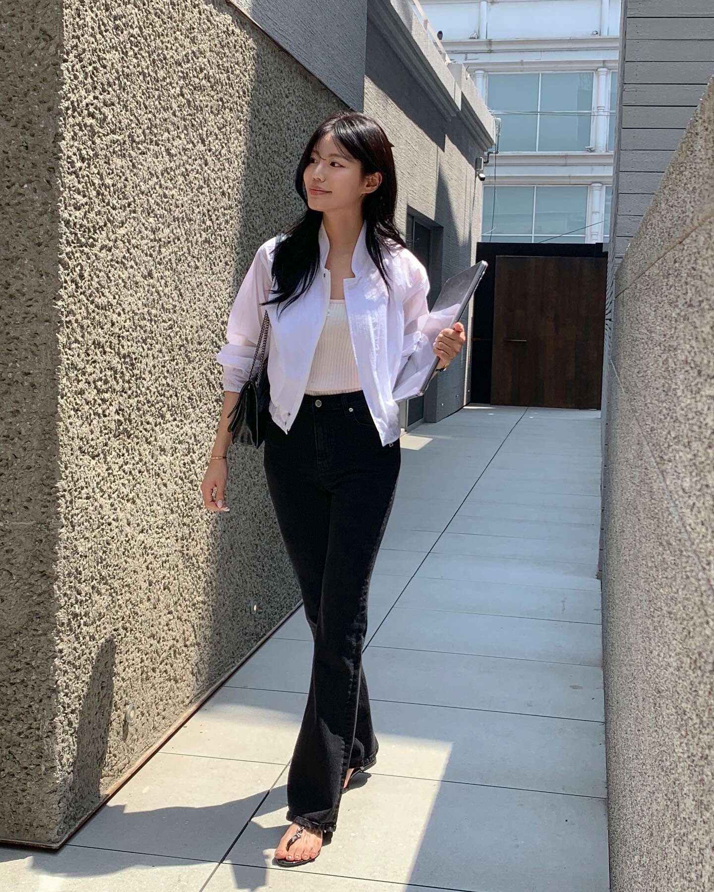 Chị em chỉ cần đ&uacute;ng 4 kiểu quần c&ocirc;ng sở cho m&ugrave;a h&egrave; 2026 l&agrave; trở th&agrave;nh người s&agrave;nh điệu, bắt kịp xu hướng- Ảnh 6.