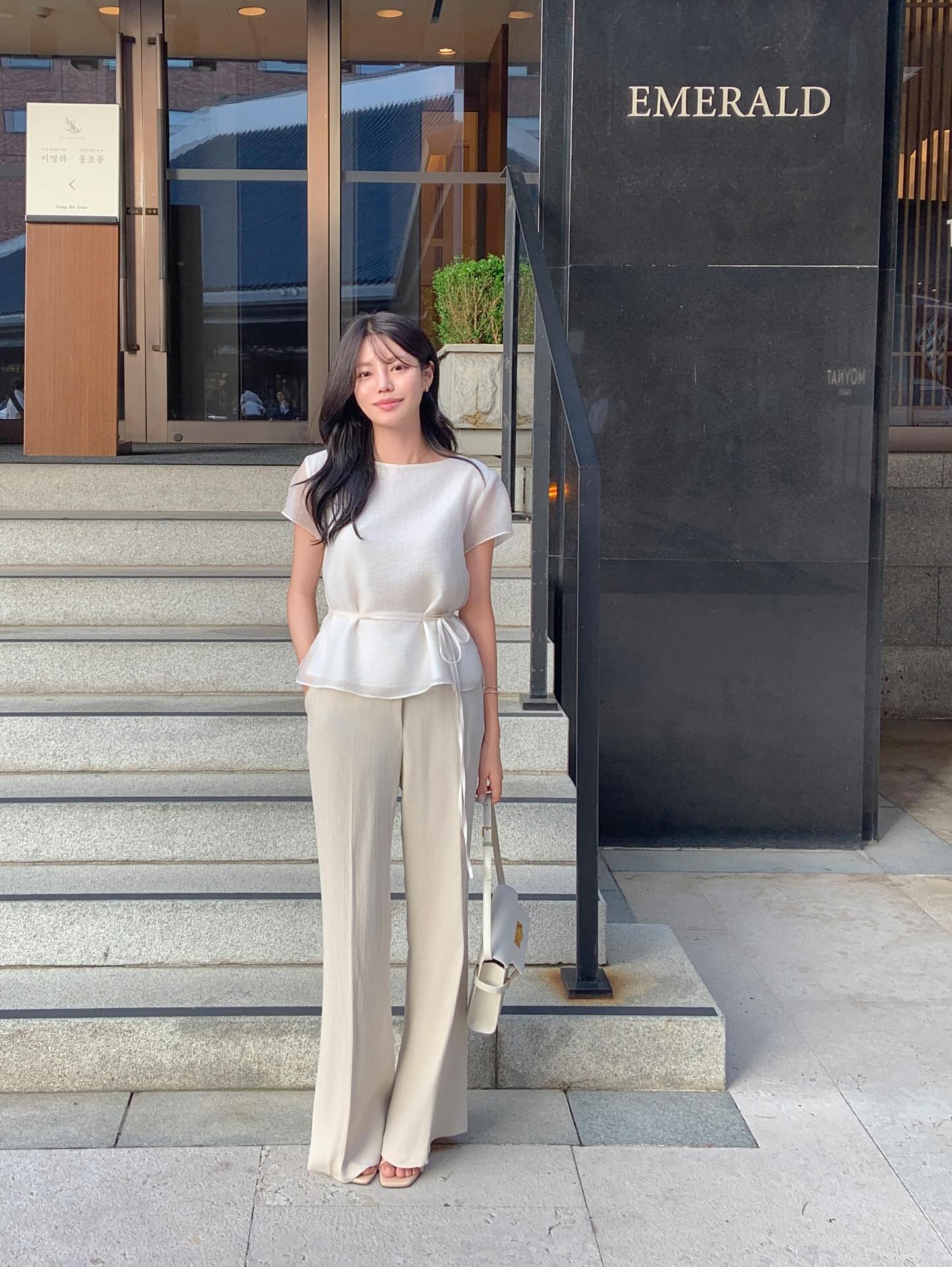 Chị em chỉ cần đ&uacute;ng 4 kiểu quần c&ocirc;ng sở cho m&ugrave;a h&egrave; 2026 l&agrave; trở th&agrave;nh người s&agrave;nh điệu, bắt kịp xu hướng- Ảnh 7.