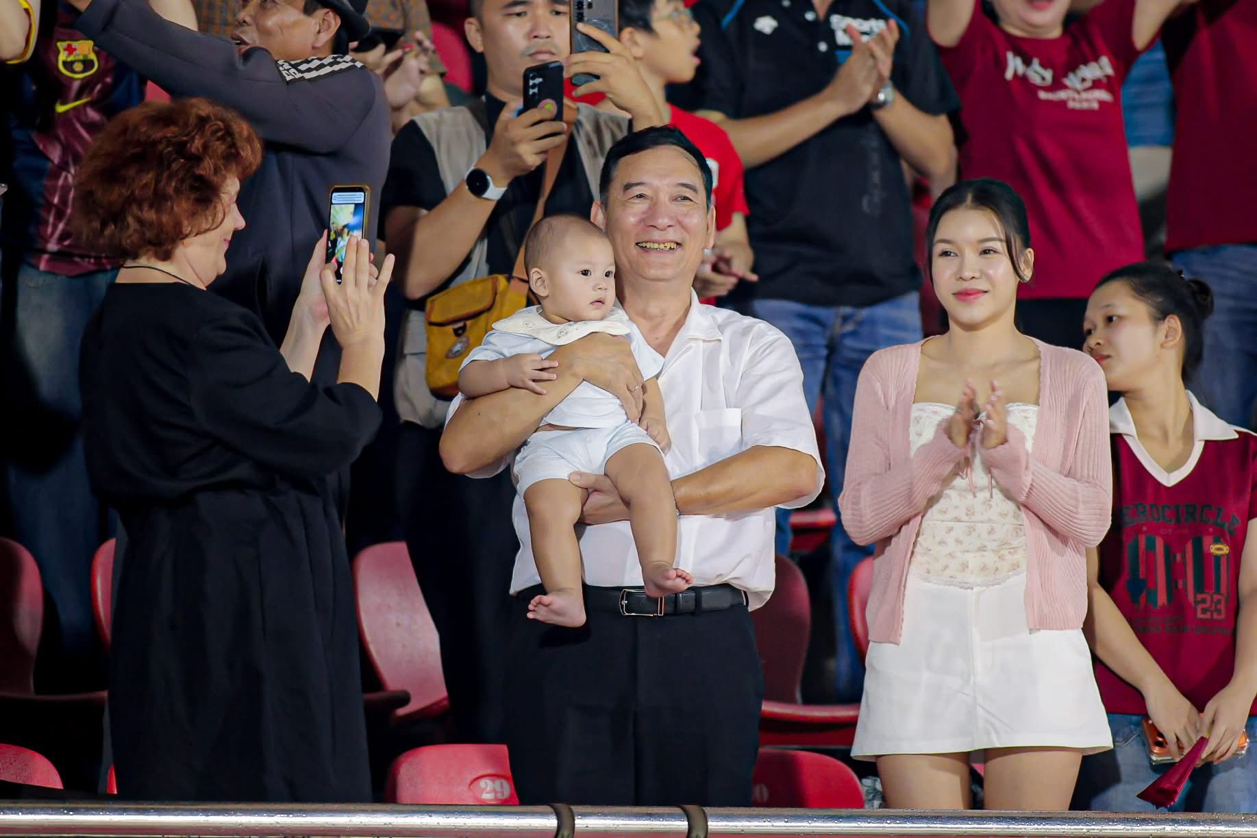 Yến Xu&acirc;n tiết lộ t&iacute;nh c&aacute;ch thật của Văn L&acirc;m- Ảnh 3.