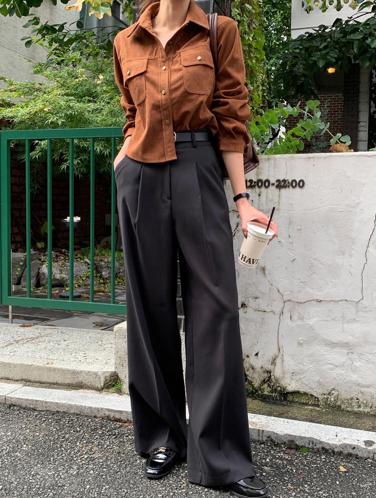 Chị em chỉ cần đ&uacute;ng 4 kiểu quần c&ocirc;ng sở cho m&ugrave;a h&egrave; 2026 l&agrave; trở th&agrave;nh người s&agrave;nh điệu, bắt kịp xu hướng- Ảnh 3.