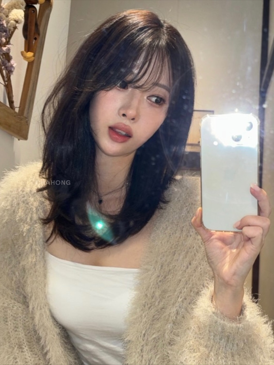 Để t&oacute;c d&agrave;i m&atilde;i cũng ch&aacute;n, chị em n&ecirc;n đổi sang t&oacute;c ngang vai v&igrave; c&oacute; 4 kiểu trẻ xinh v&agrave; n&acirc;ng tầm nhan sắc- Ảnh 7.