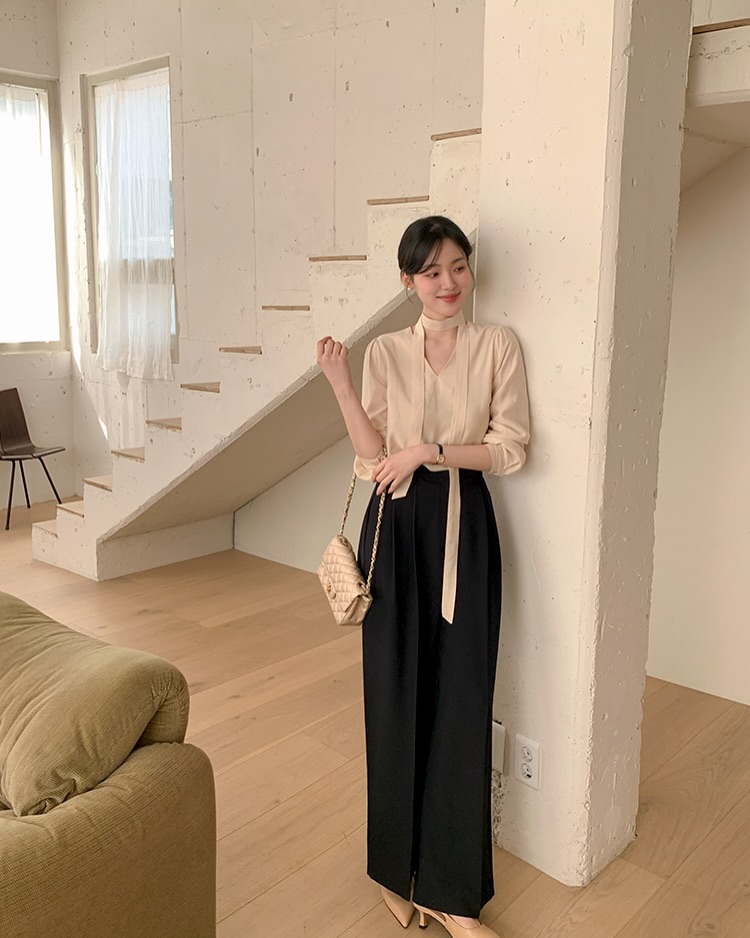 Quần đen đơn giản tới đ&acirc;u cũng trở n&ecirc;n sang chảnh nhờ 5 c&aacute;ch mặc- Ảnh 1.