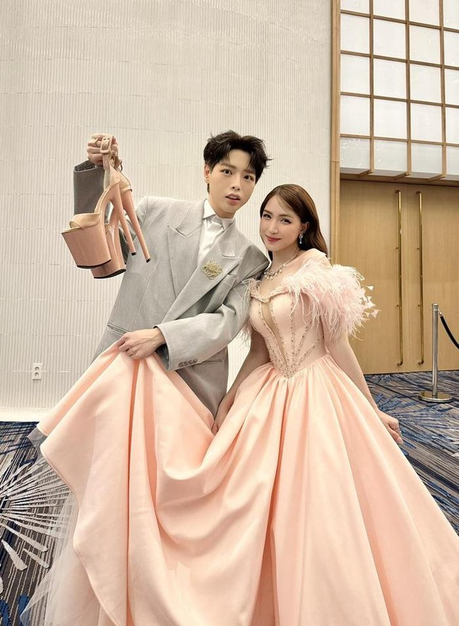 Đức Ph&uacute;c từng chết lặng khi thấy vật thể lạ trong nh&agrave; Ho&agrave; Minzy, ng&agrave;y c&ocirc; c&ocirc;ng khai cả showbiz bất ngờ- Ảnh 3.