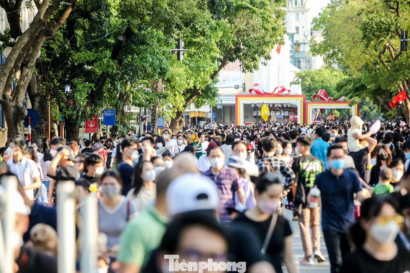 Lịch ch&iacute;nh thức nghỉ Giỗ Tổ H&ugrave;ng Vương v&agrave; 30/4-1/5- Ảnh 1.