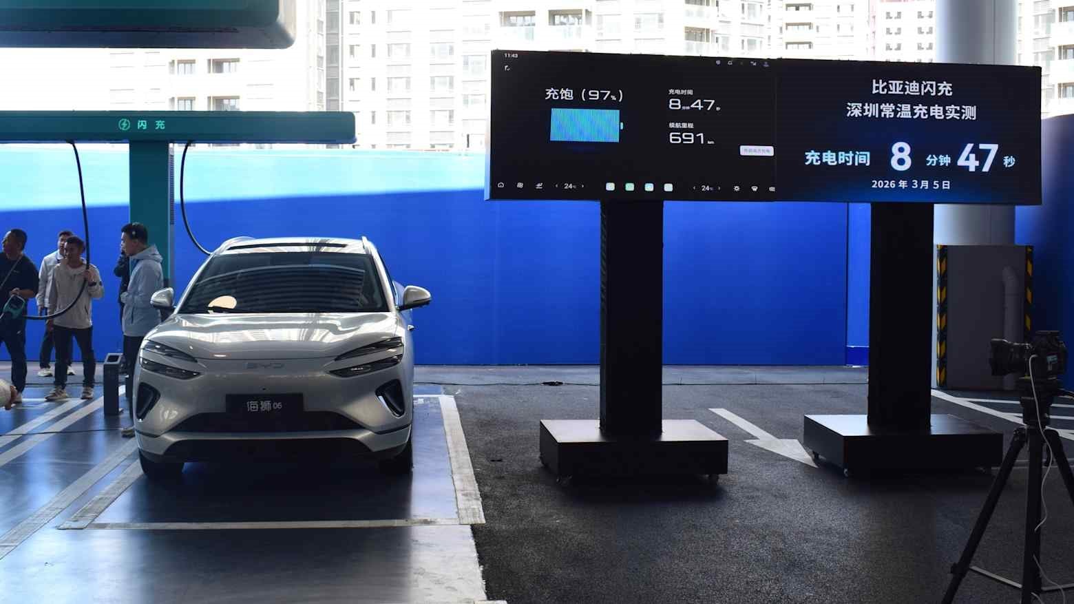 Xe điện l&ecirc;n ng&ocirc;i: H&atilde;ng xe điện lớn nhất thế giới c&ocirc;ng bố &ldquo;kỷ lục&rdquo; sạc đầy chỉ trong 9 ph&uacute;t- Ảnh 1.