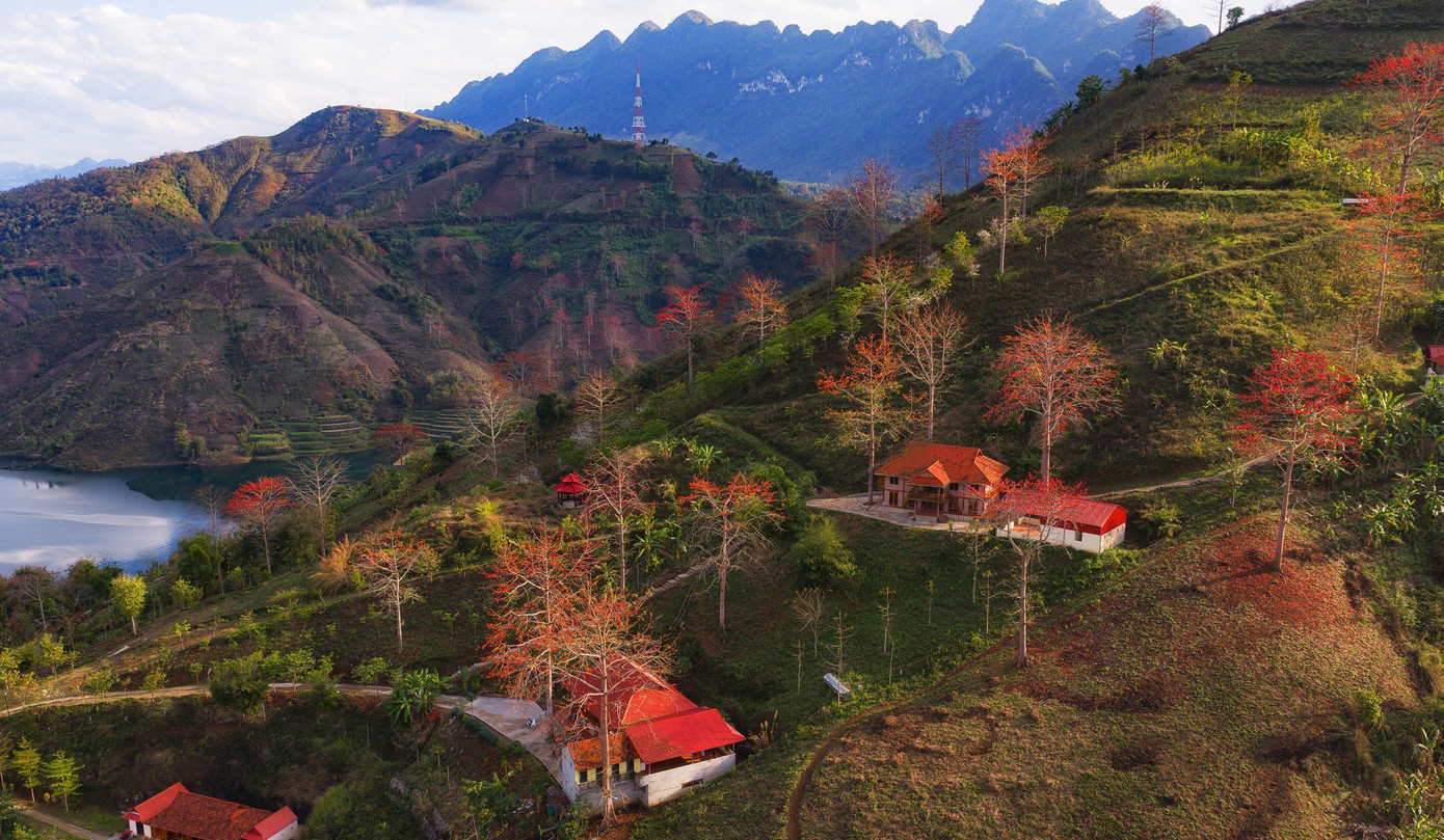 Hoa gạo 'thắp lửa' khắp n&uacute;i rừng T&acirc;y Bắc- Ảnh 9.