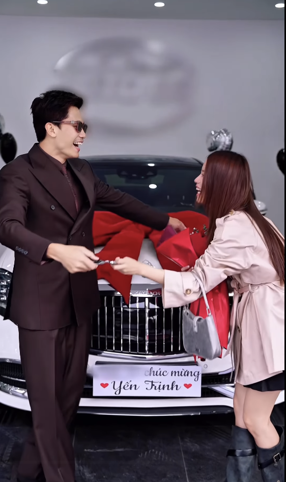 Diễn vi&ecirc;n phim 'Mưa đỏ' tậu Mercedes-Benz S 450 Luxury tặng vợ dịp 8/3: Xe đời 2020 lột x&aacute;c phong c&aacute;ch Maybach, nhập hội c&ugrave;ng Quốc Trường, Ho&agrave; Minzy- Ảnh 2.