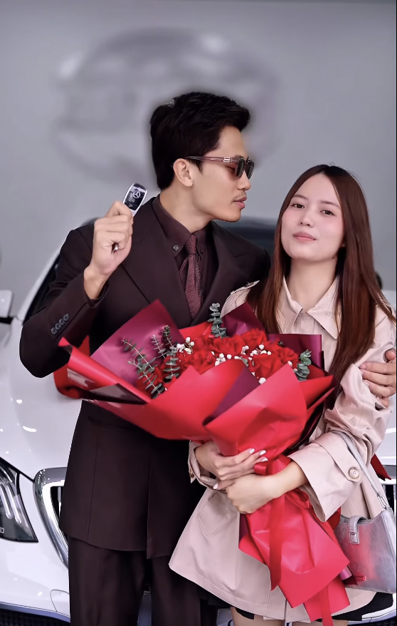 Diễn vi&ecirc;n phim 'Mưa đỏ' tậu Mercedes-Benz S 450 Luxury tặng vợ dịp 8/3: Xe đời 2020 lột x&aacute;c phong c&aacute;ch Maybach, nhập hội c&ugrave;ng Quốc Trường, Ho&agrave; Minzy- Ảnh 3.