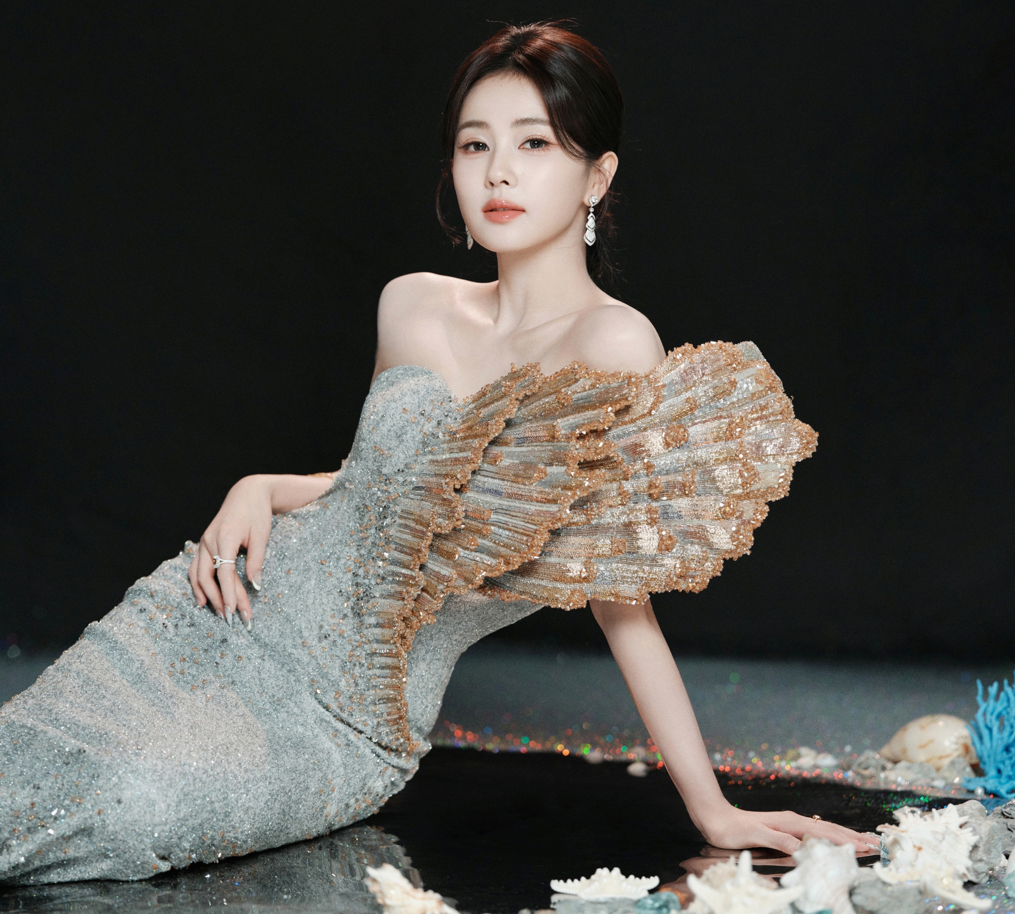 Visual n&agrave;y chấm điểm 9 chẳng ai d&aacute;m nhận điểm 10, một c&aacute;i nh&iacute;u m&agrave;y cũng đủ l&agrave;m l&ograve;ng người bấn loạn- Ảnh 2.