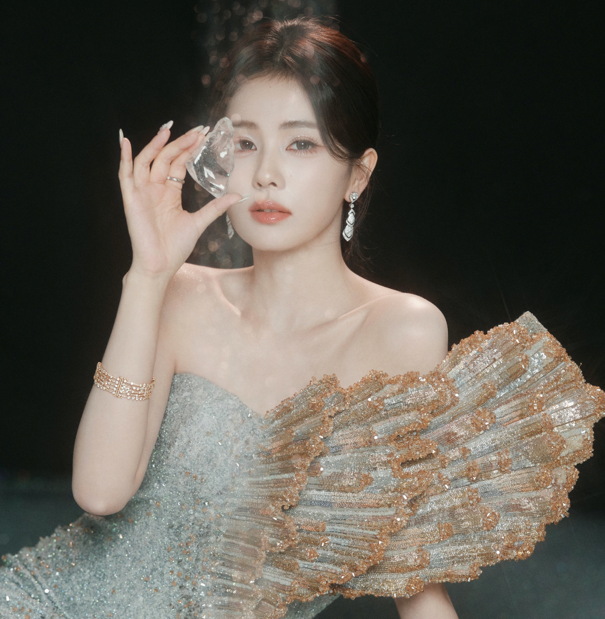 Visual n&agrave;y chấm điểm 9 chẳng ai d&aacute;m nhận điểm 10, một c&aacute;i nh&iacute;u m&agrave;y cũng đủ l&agrave;m l&ograve;ng người bấn loạn- Ảnh 3.