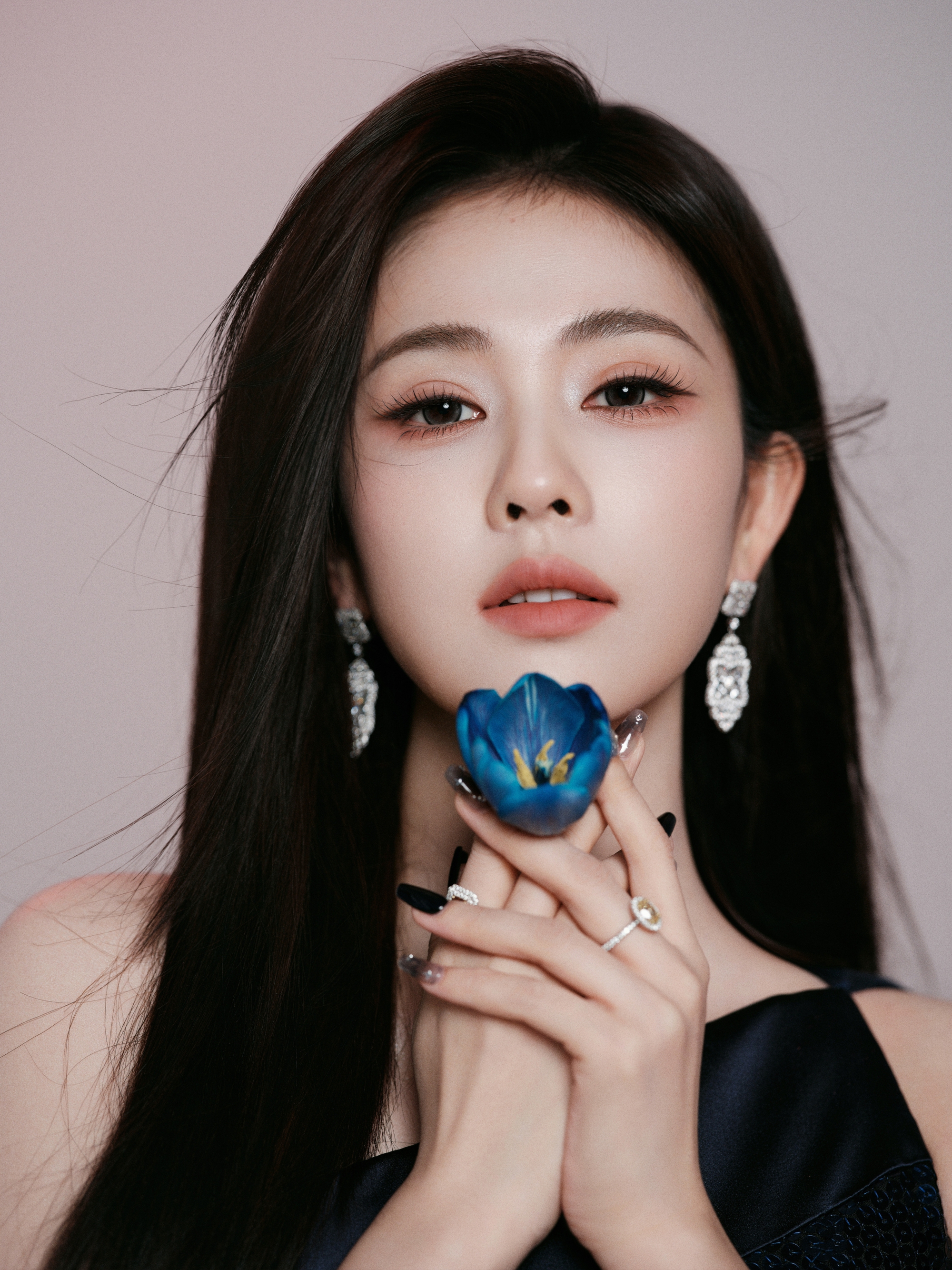 Visual n&agrave;y chấm điểm 9 chẳng ai d&aacute;m nhận điểm 10, một c&aacute;i nh&iacute;u m&agrave;y cũng đủ l&agrave;m l&ograve;ng người bấn loạn- Ảnh 11.