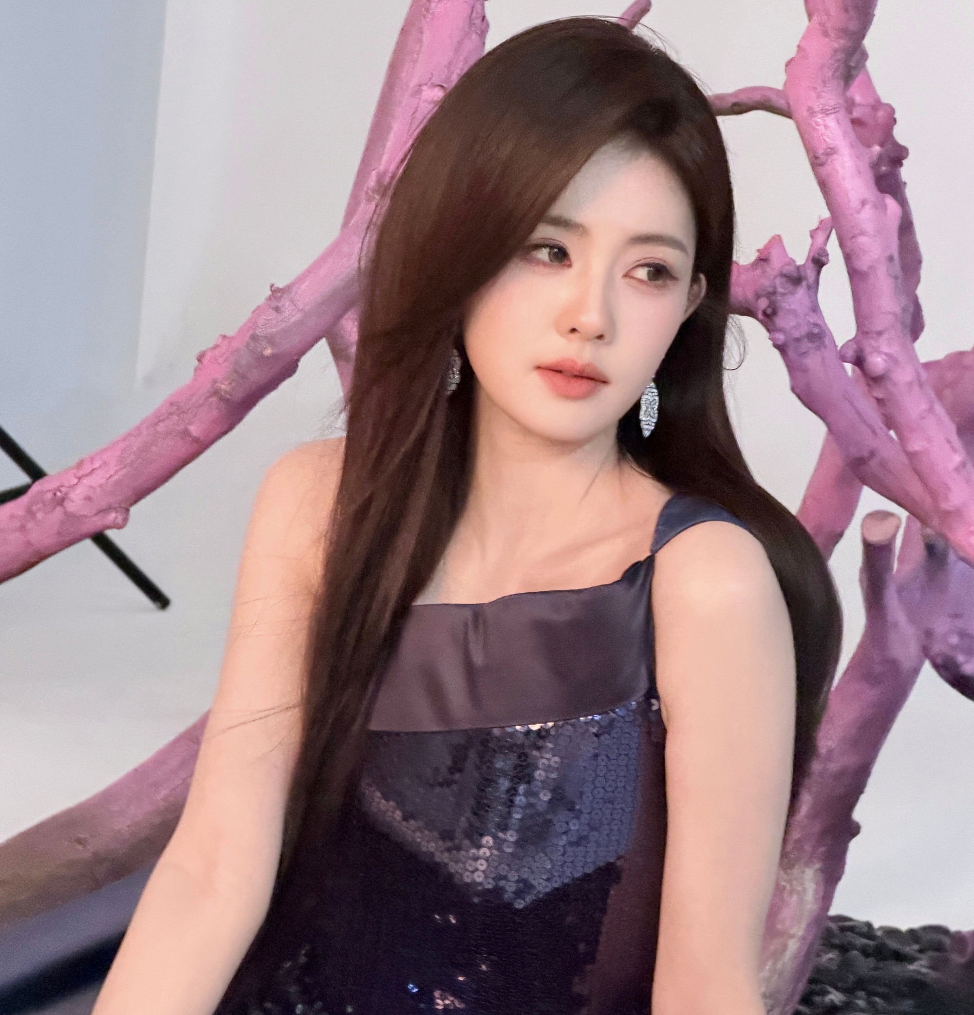 Visual n&agrave;y chấm điểm 9 chẳng ai d&aacute;m nhận điểm 10, một c&aacute;i nh&iacute;u m&agrave;y cũng đủ l&agrave;m l&ograve;ng người bấn loạn- Ảnh 9.