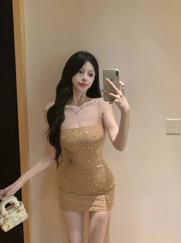 D&acirc;u h&agrave;o m&ocirc;n Hương Li&ecirc;n diện v&aacute;y 5 triệu slay qu&aacute; đỗi: Cả c&otilde;i mạng &ugrave;a "hỏi thăm"- Ảnh 7.