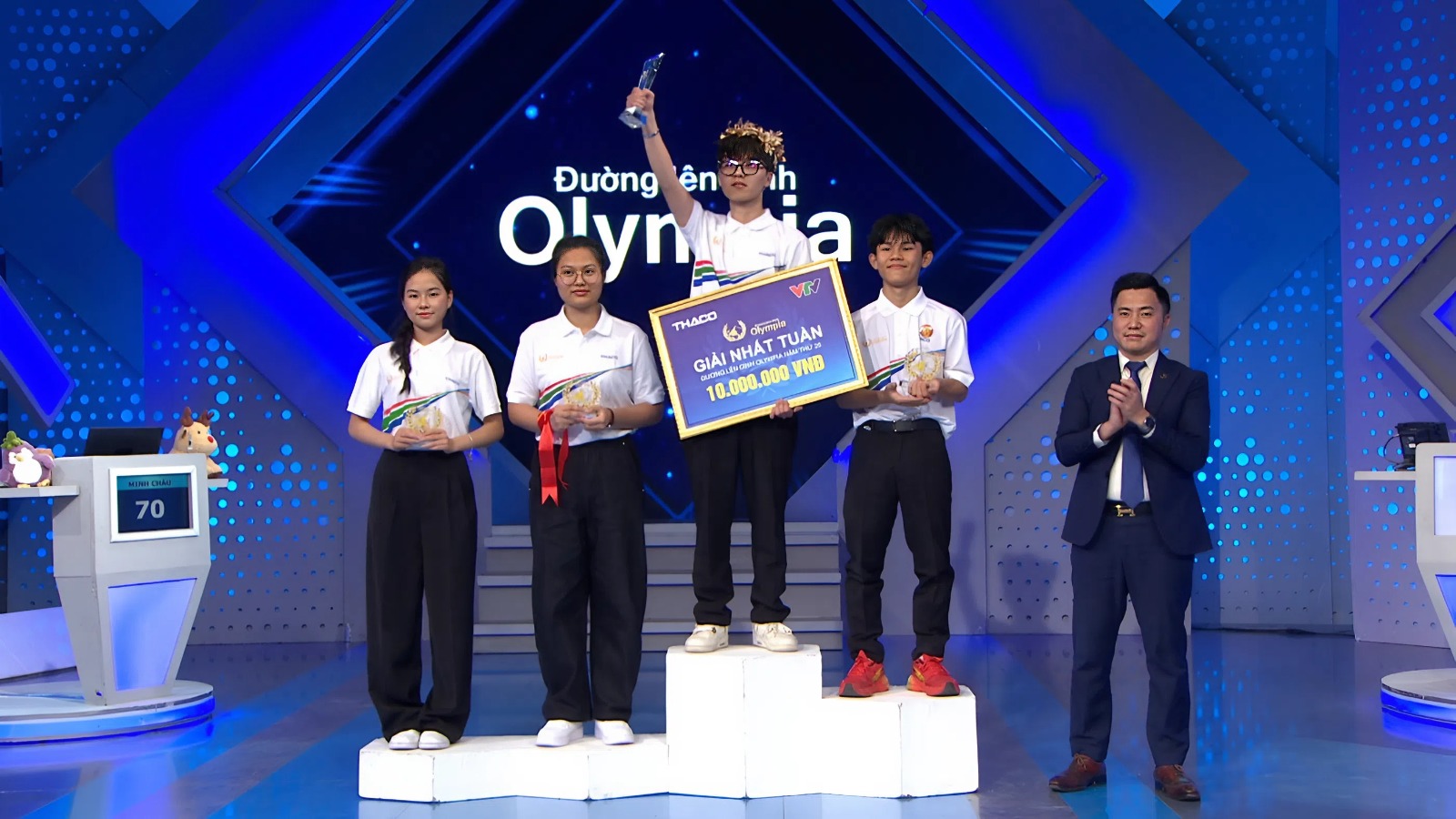 Đang xem Olympia m&agrave; danh s&aacute;ch crush tự nhi&ecirc;n th&ecirc;m một c&aacute;i t&ecirc;n: Điển trai, cười duy&ecirc;n, quan trọng l&agrave; giỏi!- Ảnh 3.