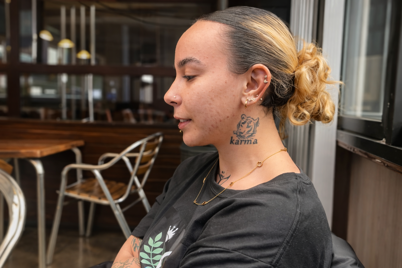 Đ&atilde; t&igrave;m ra người phụ nữ đứng sau nỗi sợ của tất cả học sinh Việt Nam mỗi khi tới m&ocirc;n tiếng Anh?- Ảnh 2.