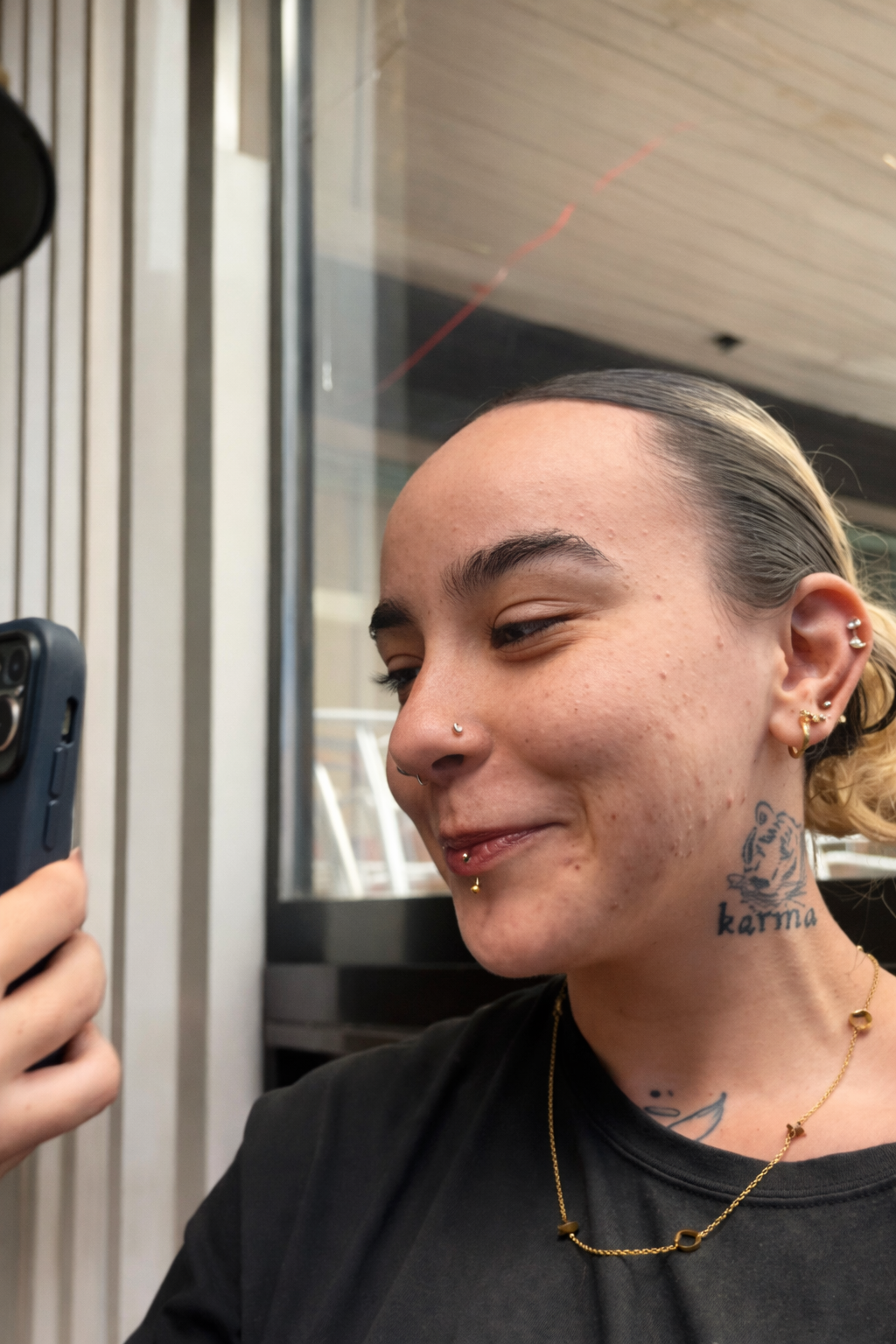 Đ&atilde; t&igrave;m ra người phụ nữ đứng sau nỗi sợ của tất cả học sinh Việt Nam mỗi khi tới m&ocirc;n tiếng Anh?- Ảnh 1.