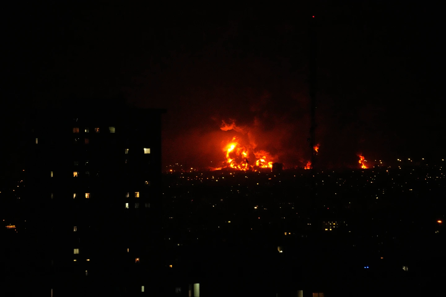 Dự b&aacute;o đ&aacute;ng lo về gi&aacute; dầu- Ảnh 1.