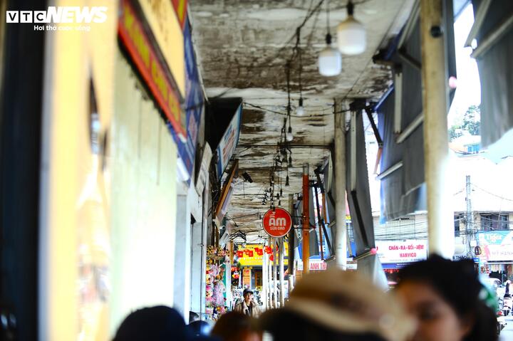 Cận cảnh biệt thự, khu nh&agrave; đất "v&agrave;ng" bỏ hoang, l&atilde;ng ph&iacute; ở &ETH;&agrave; Lạt- Ảnh 11.