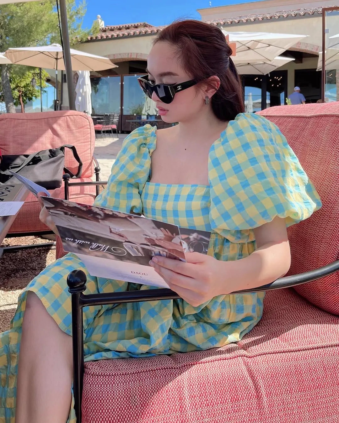 Mỹ nh&acirc;n chỉ cao 1m50 nhưng mặc đẹp kh&ocirc;ng trượt ph&aacute;t n&agrave;o, xuất hiện ở đ&acirc;u th&igrave; nơi đ&oacute; l&agrave; Paris Fashion Week- Ảnh 11.