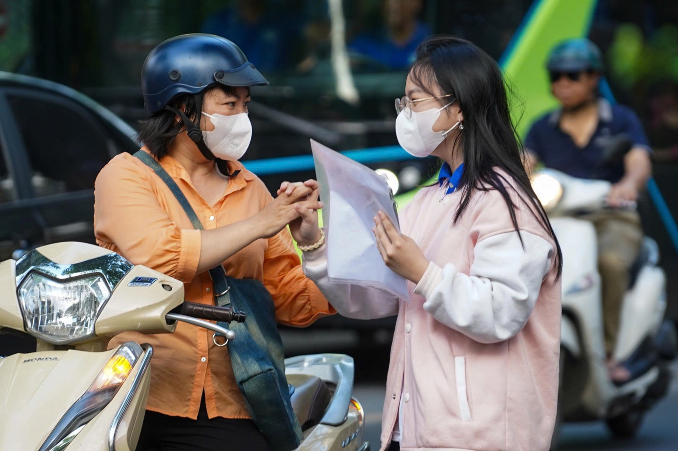 Tuyển sinh lớp 10 vẫn l&agrave; "k&igrave; thi kinh ho&agrave;ng"- Ảnh 1.