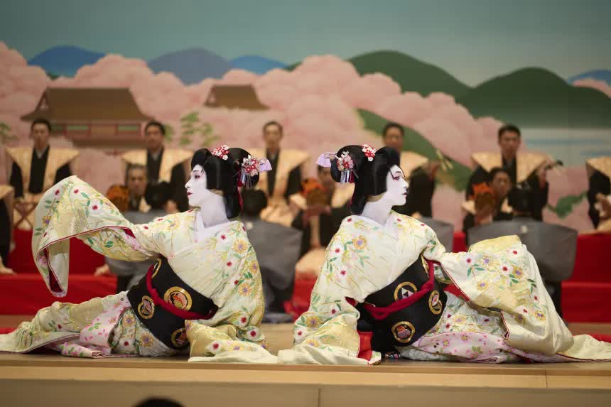 Bom tấn 3400 tỷ đang viral khắp MXH Việt: Nam ch&iacute;nh đẹp đến &aacute;m ảnh, cả phim kh&ocirc;ng ch&ecirc; nổi cảnh n&agrave;o- Ảnh 3.