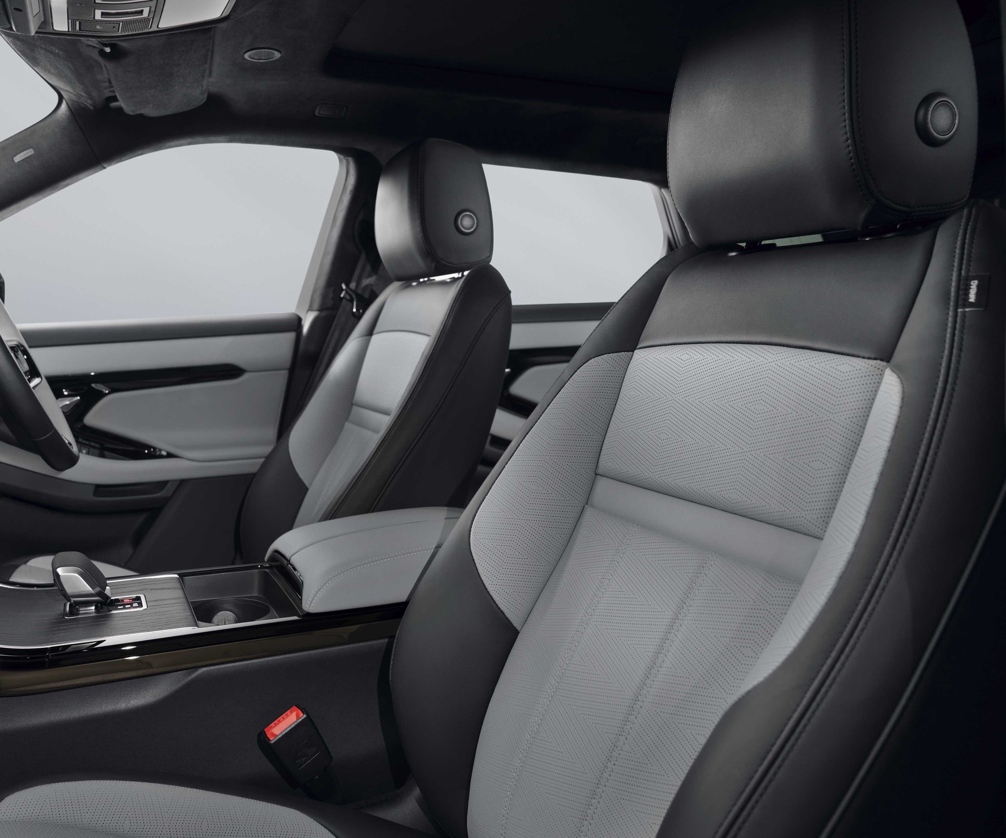 Thương hiệu xe mà mọi gã đàn ông đều mê, Range Rover 2026 ra mắt Việt Nam, giá từ 2,739 tỷ- Ảnh 6. Thương hiệu xe mà mọi gã đàn ông đều mê, Range Rover 2026 ra mắt Việt Nam, giá từ 2,739 tỷ- Ảnh 6.