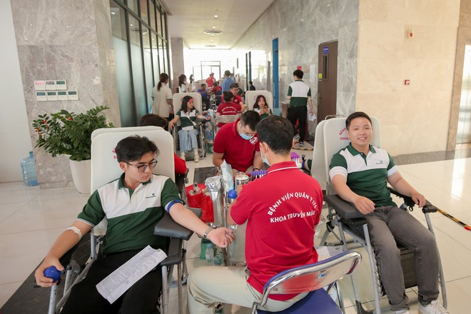 Thứ trưởng Nguyễn Tri Thức: Không có máu, bác sĩ giỏi đến đâu cũng khó cứu người- Ảnh 5. Thứ trưởng Nguyễn Tri Thức: Không có máu, bác sĩ giỏi đến đâu cũng khó cứu người- Ảnh 5.