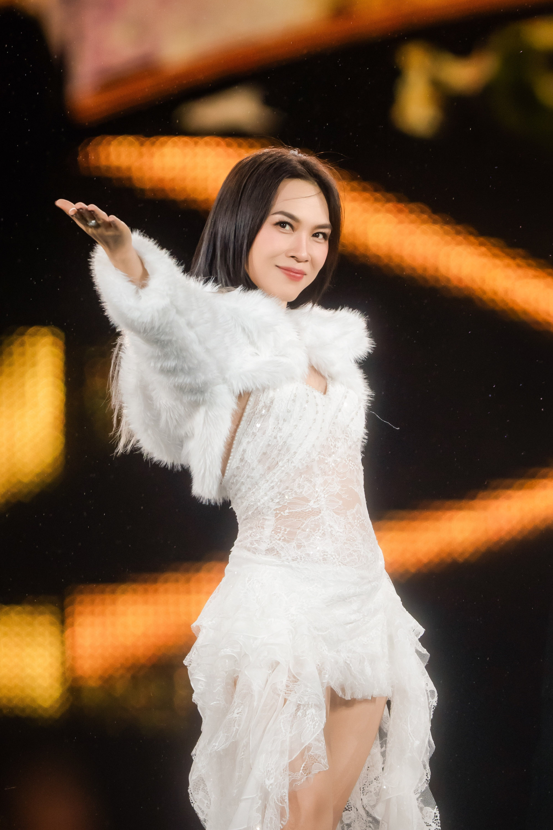 Nữ thủ khoa Nhạc viện kiếm 5.7 tỷ đồng/ng&agrave;y: 45 tuổi trẻ đẹp nhờ "uống nước nhớ nguồn", l&agrave;m g&igrave; cũng được cả nước ủng hộ- Ảnh 4.