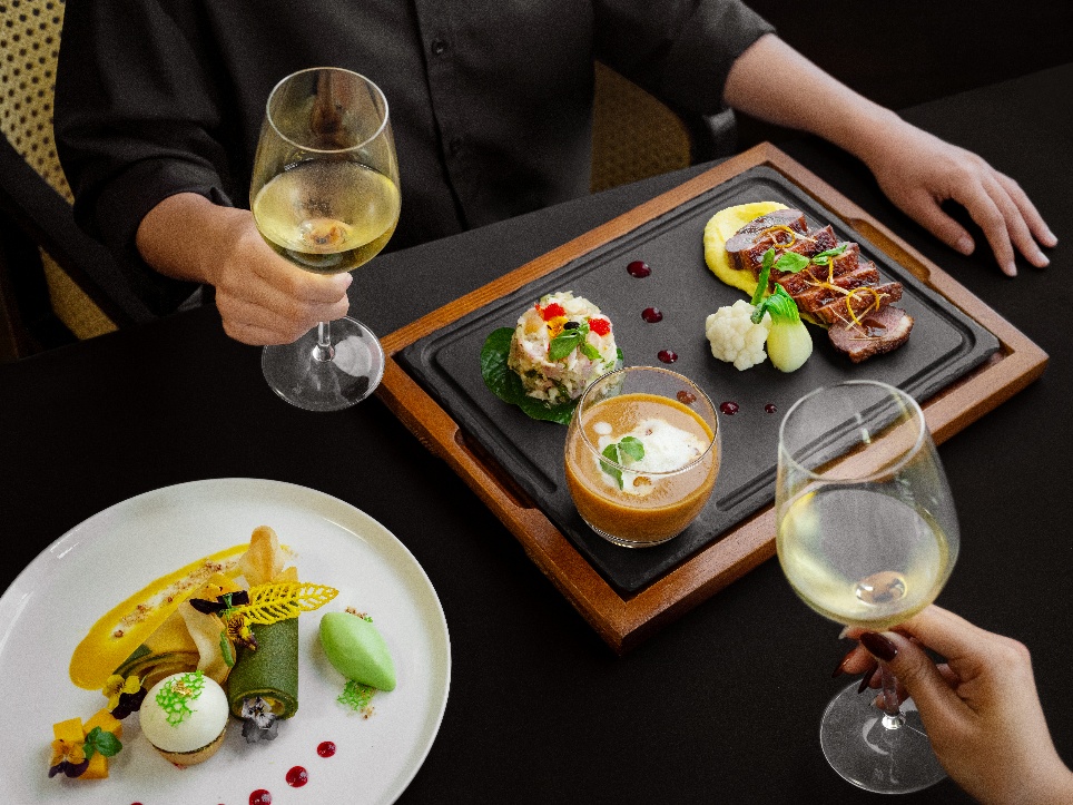 Bếp trưởng t&agrave;i năng khai mở h&agrave;nh tr&igrave;nh n&acirc;ng tầm ẩm thực tại Radisson Blu Resort Cam Ranh- Ảnh 3.