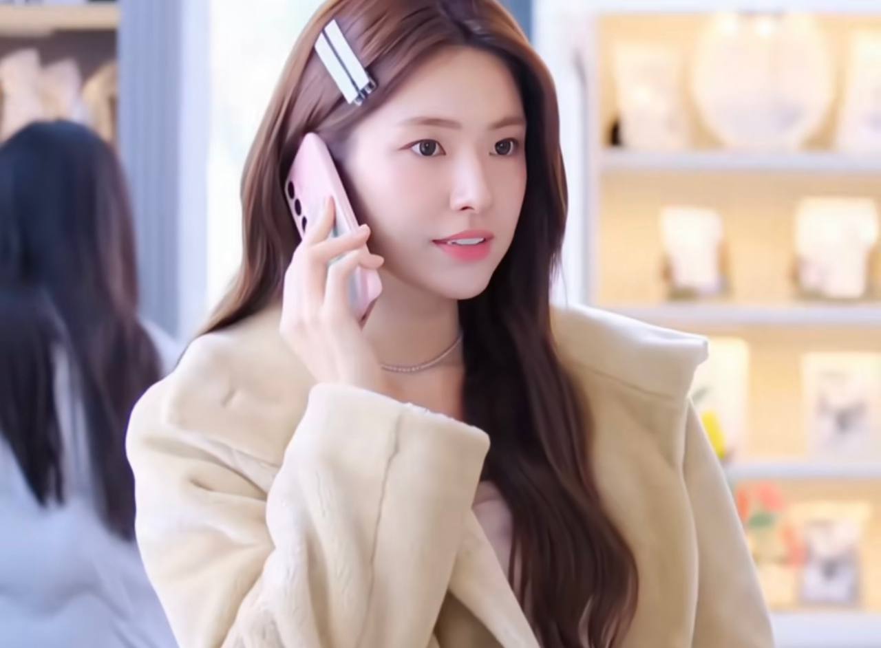 Nữ phụ khiến Jisoo bớt hot v&igrave; m&agrave;n "lột x&aacute;c" th&agrave;nh tiểu thư qu&aacute; đỉnh- Ảnh 5.